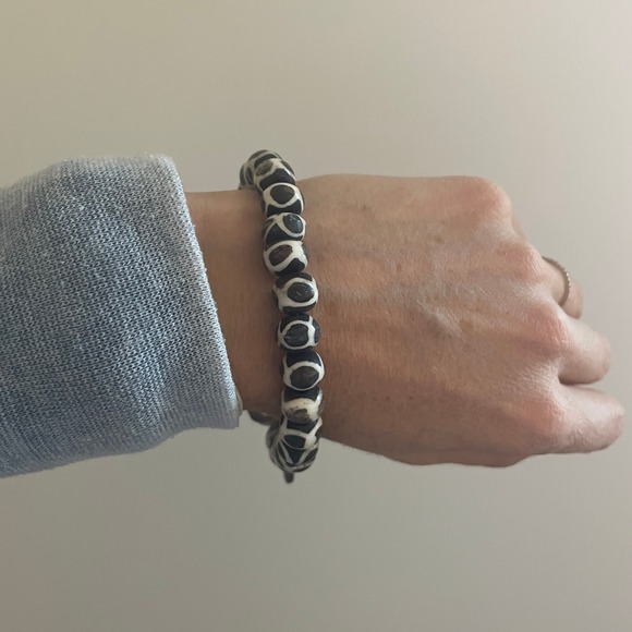 Bella Ruiz Tibetan Dzi Bead Bracelet Toggle‎ Closure Casual Boho Chic - Picture 3 of 4